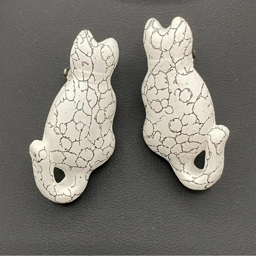 Crackle Cat Earnings Perched